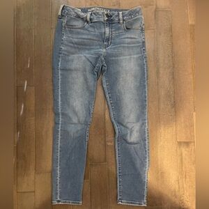 AE light wash denim jeggings